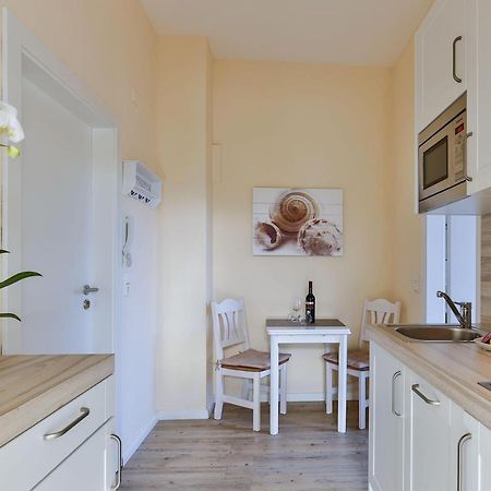 Appartement 5 mit Südbalkon in strandnaher Lage - Bäderstil-Villa in Wenningstedt/Sylt Exterior foto