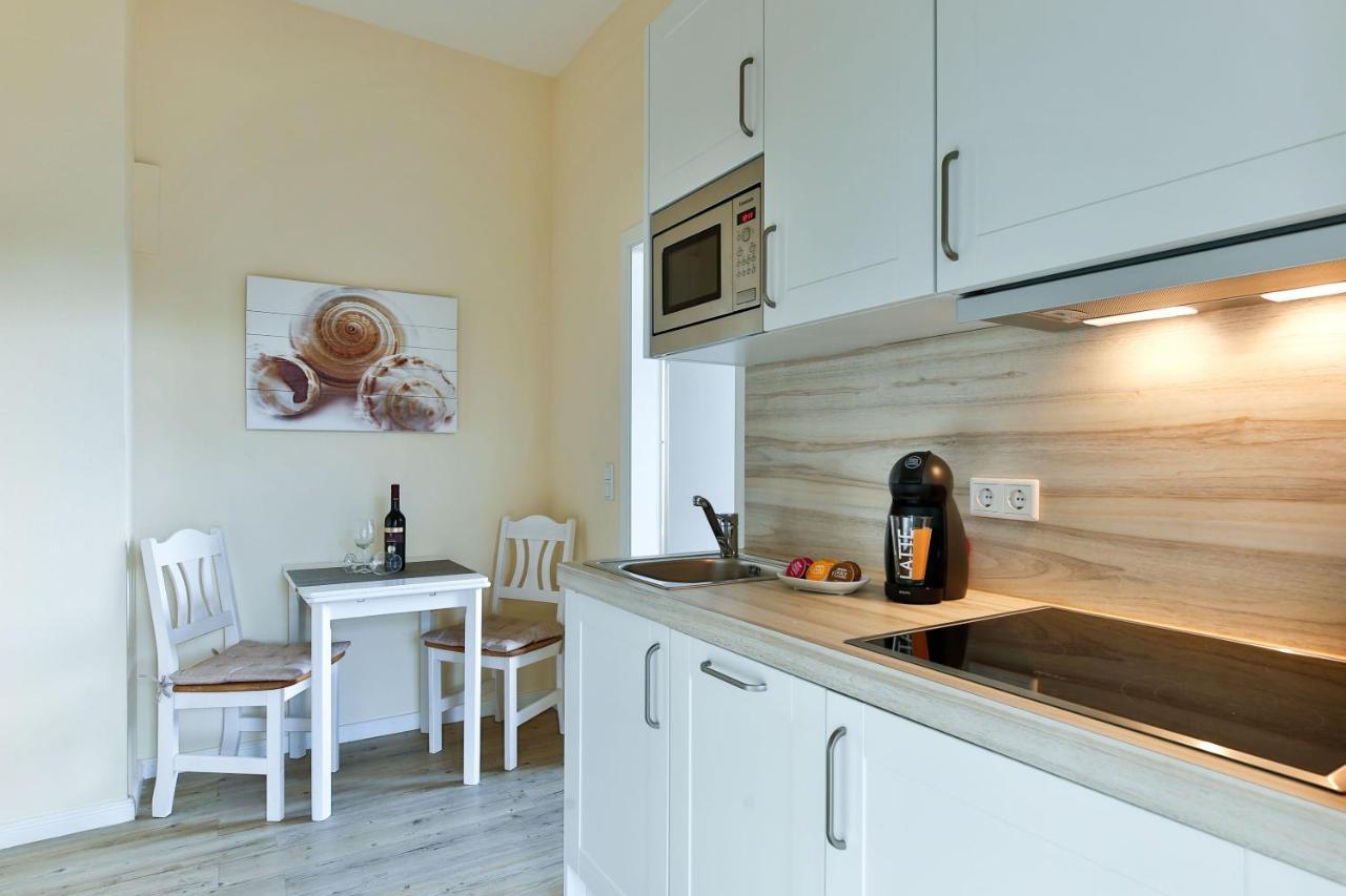 Appartement 5 mit Südbalkon in strandnaher Lage - Bäderstil-Villa in Wenningstedt/Sylt Exterior foto
